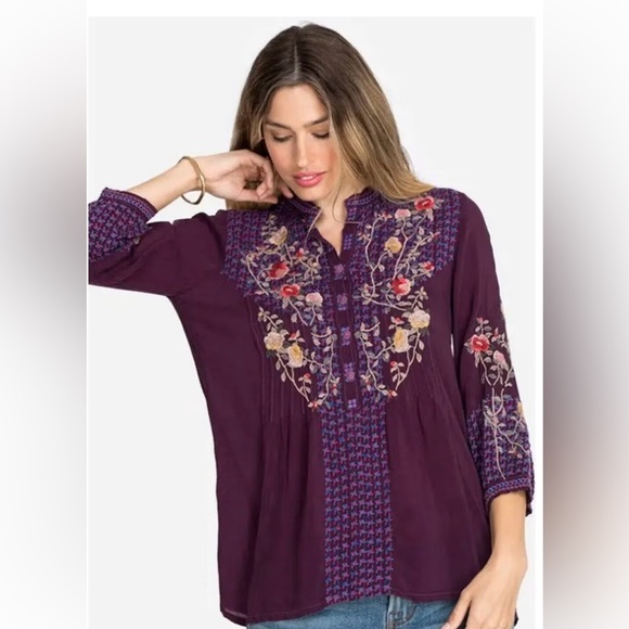 RARE JOHNNY WAS WOMEN'S FLORAL
EVENT BLOUSE - Picture 2 of 12